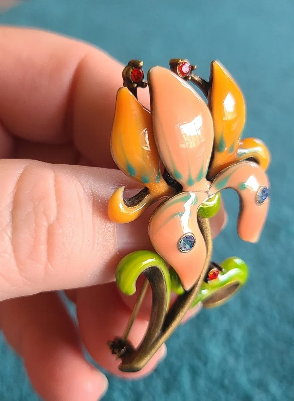 Vintage floral brooch